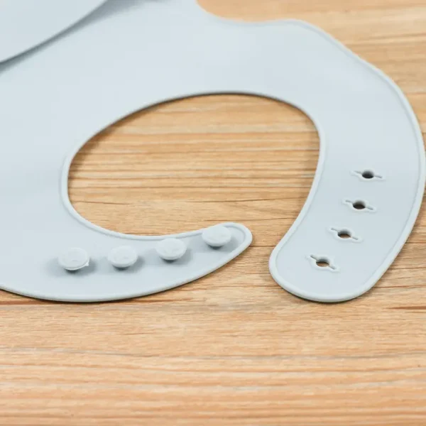 Lot 3 bavoirs en silicone (lavable) – Image 4